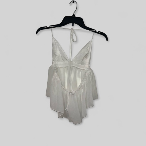 Backless Knotted Ruffle Hem Halter Top - Picture 2 of 3